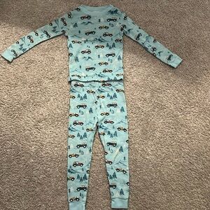 Toddler winter pajamas, size 4T